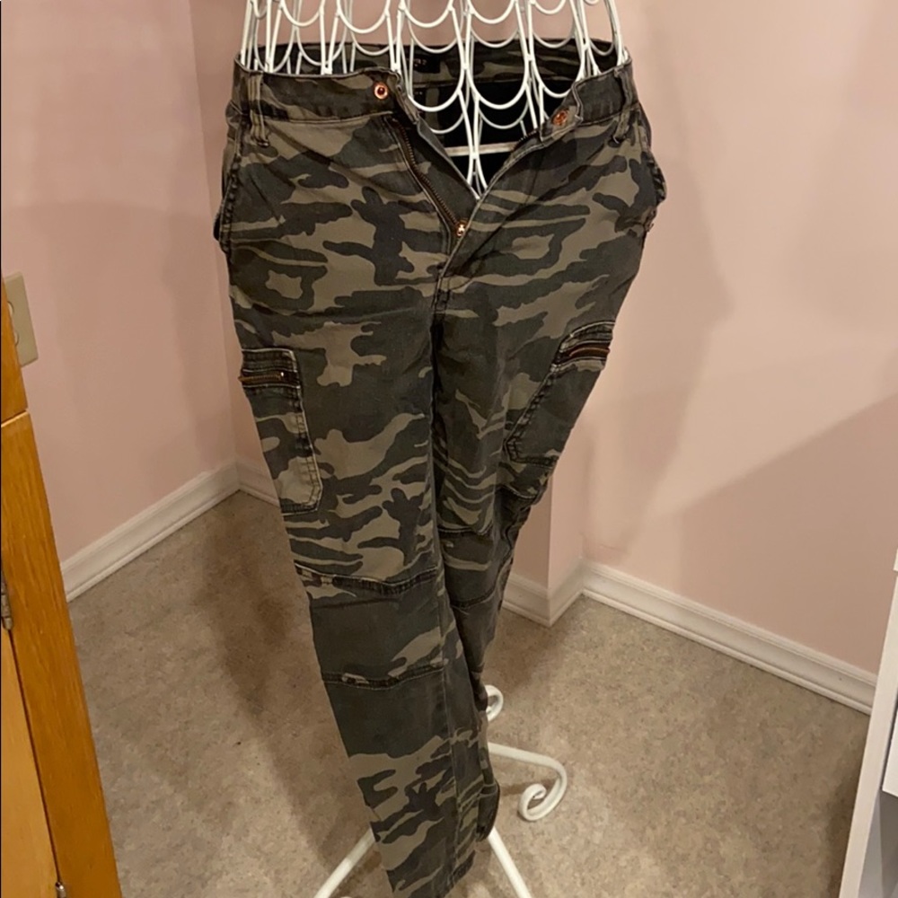 Army print skinny jeans